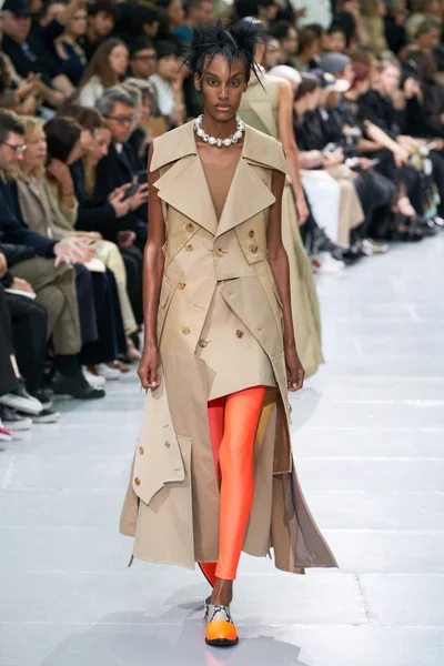 Look 9